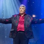 Em entrevista ao programa Roda Viva, Sidney Magal revelou que sente atração tanto por homens quanto por mulheres. (Foto Instagram)