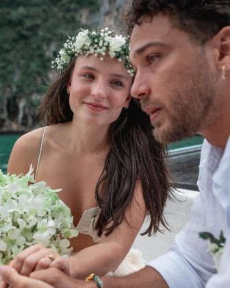 Em uma viagem à Tailândia, para celebrar 11 meses de união, o casal realizou uma cerimônia em Krabi. (Foto Instagram)