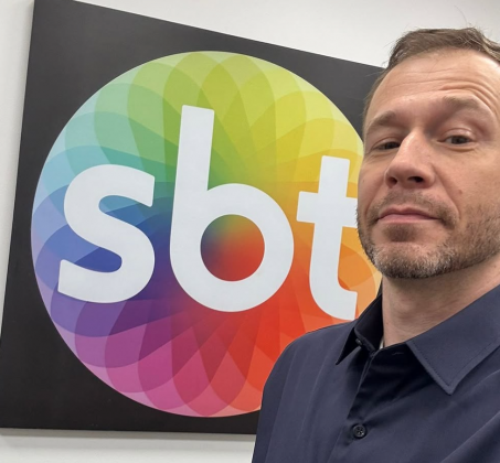 Tiago Leifert estreou como narrador no SBT. (Foto: Instagram)