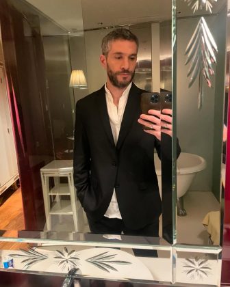 Em 2024, ele voltou ao Brasil para participar da comédia Pé no Chão, ao lado de Ingrid Guimarães. (Foto Instagram)