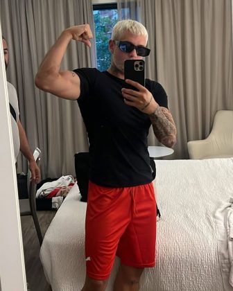 O cantor também falou sobre os desafios que os artistas enfrentam para se estabelecer. (Foto Instagram)