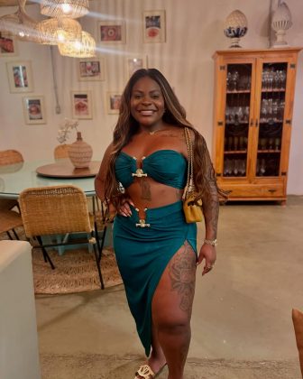 Ela explicou que o corpo precisa de tempo para desinchar. (Foto: Instagram)