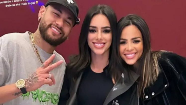 Bruna esteve no Sambódromo antes de aproveitar a praia. (Foto: Instagram)