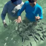 Águas cristalinas e mergulho entre peixes coloridos. (Foto: Instagram)