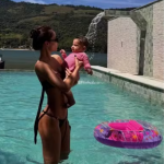 Amanda Kimberlly se hospedou em mansão próximo a Neymar. (Foto: Instagram)