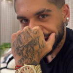 O item é da grife Rolex e feito em ouro amarelo 18k. (Foto: Instagram)