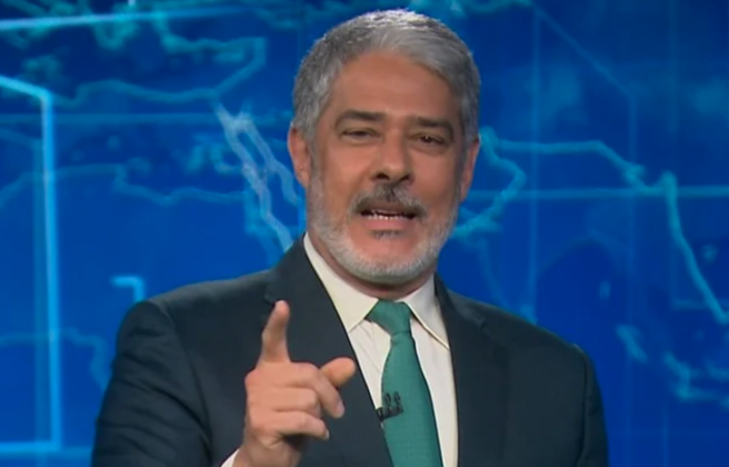 William Bonner quebra protocolo no Jornal Nacional e conta experiencia em Roma. (Foto: Reprodução)