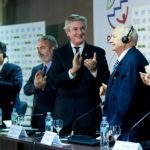 Ele recebe refeições iguais às dos outros presos. (Foto: Instagrm)