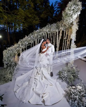 Jakelyne Oliveira e Mariano se casam em cerimônia na fazenda (Foto: Instagram)