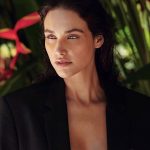 Débora nascimento pega filha na escola após período longe dela (Foto: Instagram)
