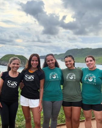 Turistas e moradores da ilha criticam exclusividade do espaço. (Foto: Instagram)