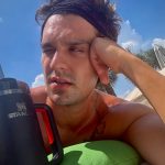 O cantor Luan Santana sempre aparece em fotos na sua fazenda que a chama de "Meteoro", homenagem a sua música e a primeira de grande sucesso de 2009 (Foto: Instagram)