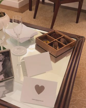 O casal celebrou a data especial no hotel Copacabana Palace, localizado no Rio de Janeiro. (Foto: Instagram)