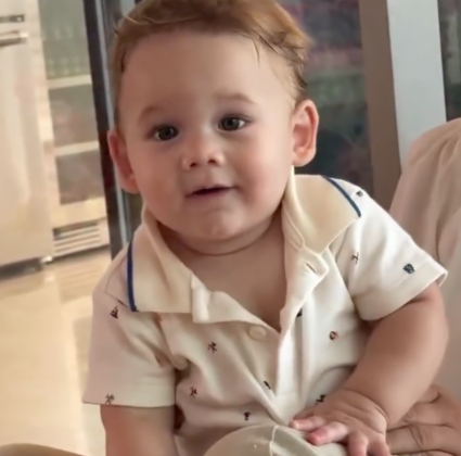 José Leonardo encanta a web ao tentar falar papai. (Foto: Instagram)
