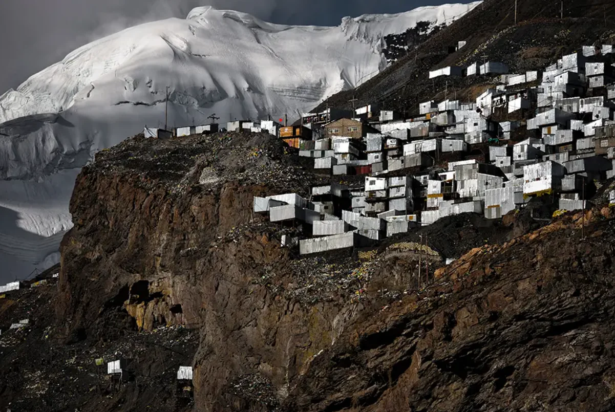 La Rinconada, a cidade peruana que desafia os limites da sobrevivência humana (Créditos: Reprodução)