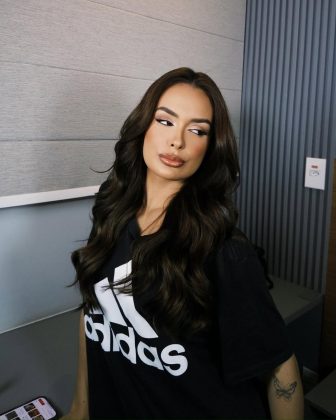 Larissa Santos desabafa sobre recuperação após acidente em casa: "Estou me sentindo inútil" (Foto: Instagram)