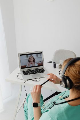 Nesta quarta-feira (30), dados divulgados pela nova edição da Demografia Médica (Foto: Unsplash)