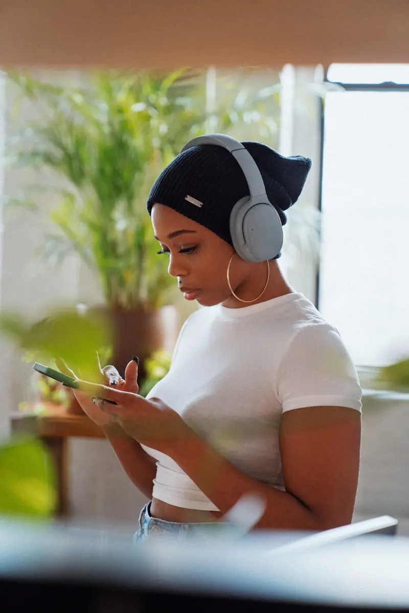 Arrepios musicais indicam uma maior comunicação entre o cérebro emocional e auditivo. (Créditos: Unsplash / Dushawn Jovic)