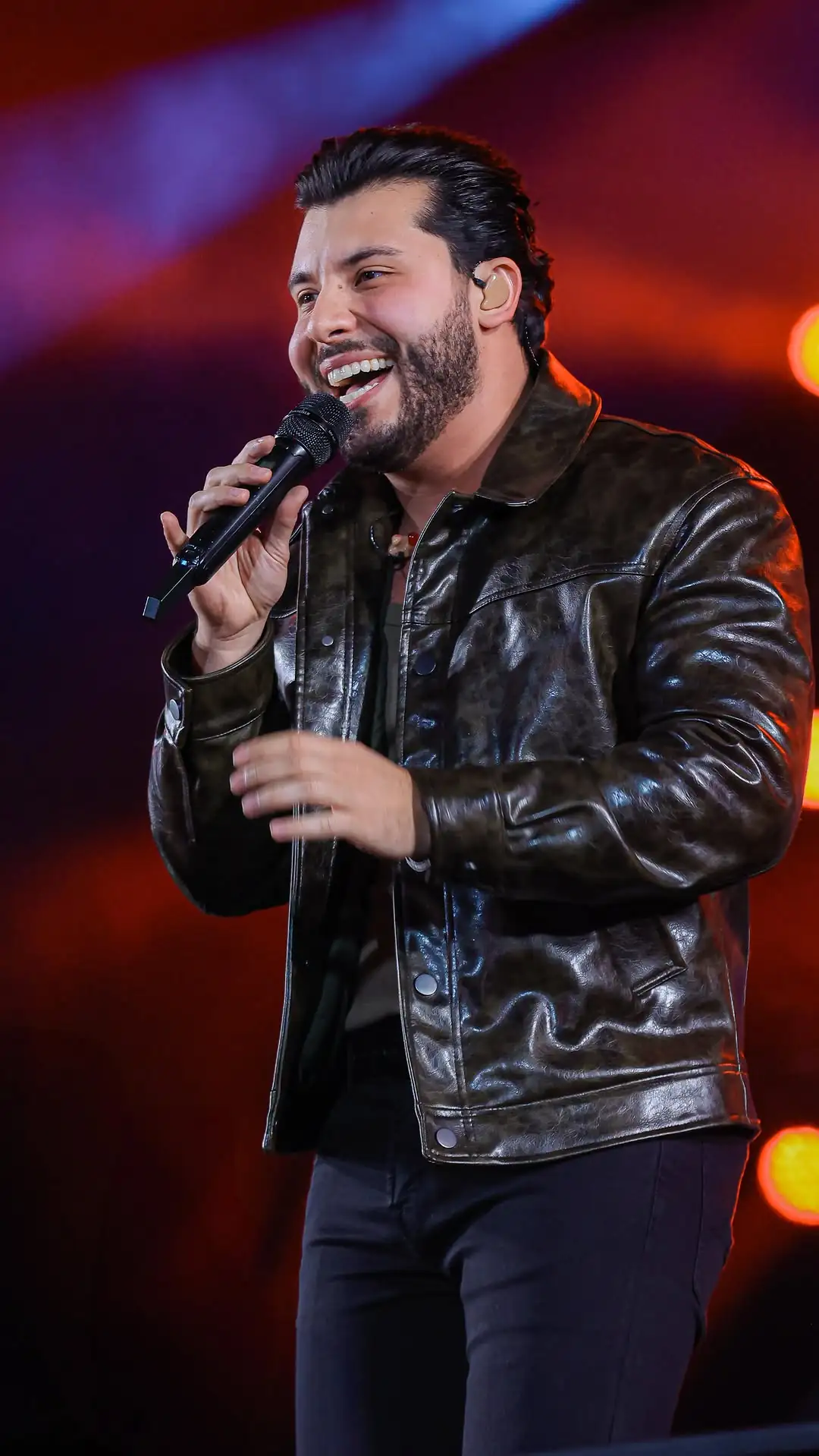 Em entrevista ao site Alô Alô Bahia, o cantor sertanejo desabafou sobre os cuidados com o pequeno, que possui a doença controlada por meio de um sensor de diabetes que foi comprado nos Estados Unidos. (Foto: Instagram)