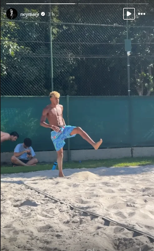 De férias no Brasil, Neymar aproveitou os dias de descanso para um encontro especial. O atleta recebeu em sua casa em Mangaratiba, no Rio de Janeiro, o jogador Lamine Yamal (Foto: Instagram)