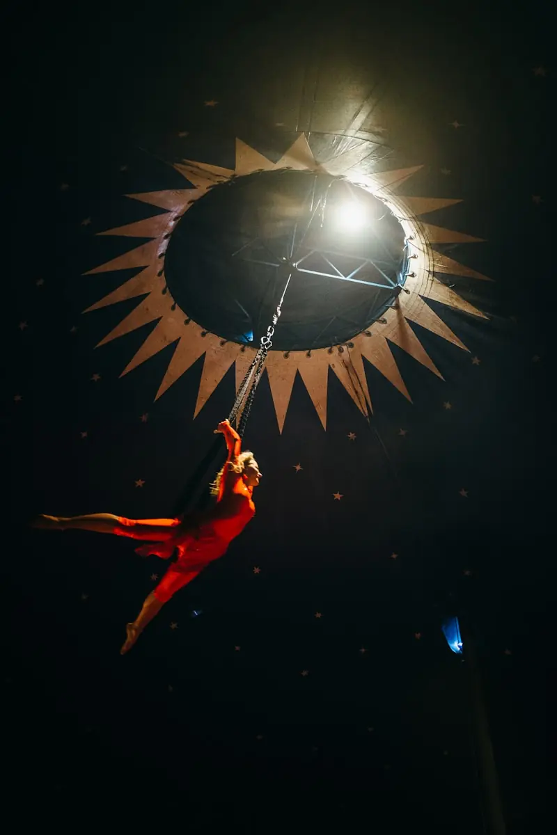 Espetáculo consciente une diversão e ética no mundo circense. (Créditos: Unsplash / Miikka Luotio)