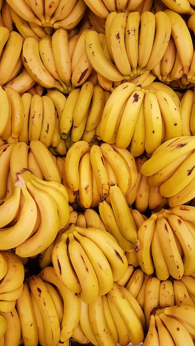 A banana é uma das frutas mais consumidas e benéficas para o cérebro (Créditos: Unsplash / Rodrigo dos Reis)