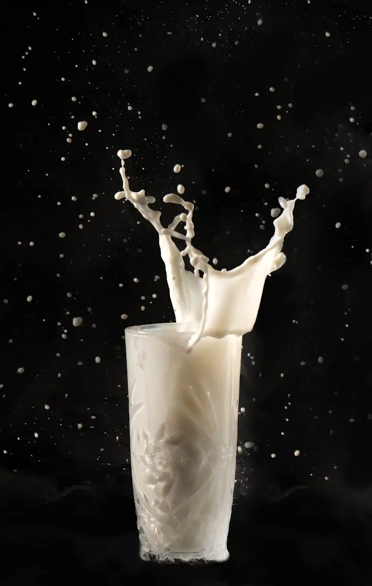 A dúvida sobre o leite ser inflamatório cresce nas redes sociais (Créditos: Unsplash / Kt Rb)