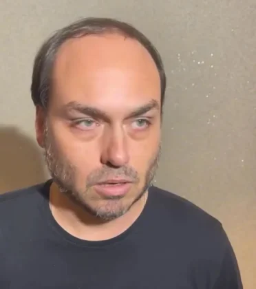 Carlos Bolsonaro reage à eventual candidatura da direita e critica aliados: "Covardia" (Foto: Instagram)