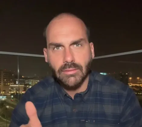 Eduardo Bolsonaro está mais próximo de perder o mandato por conta de faltas (Foto: Instagram)