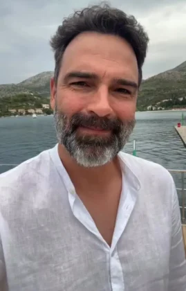 Tadeu Schmidt desabafa sobre sono acumulado ap&oacute;s estreia do BBB e obra no pr&eacute;dio: "Pelo amor de Deus" (Foto: Instagram)