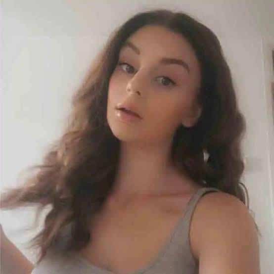 Através do Facebook, a mãe da jovem, Claire Taplin, compartilhou o vídeo com as imagens chocantes do efeito da droga com o intuito de alertar sobre a possibilidade de os jovens consumirem bebida batizada em festas. (Foto: Instagram)