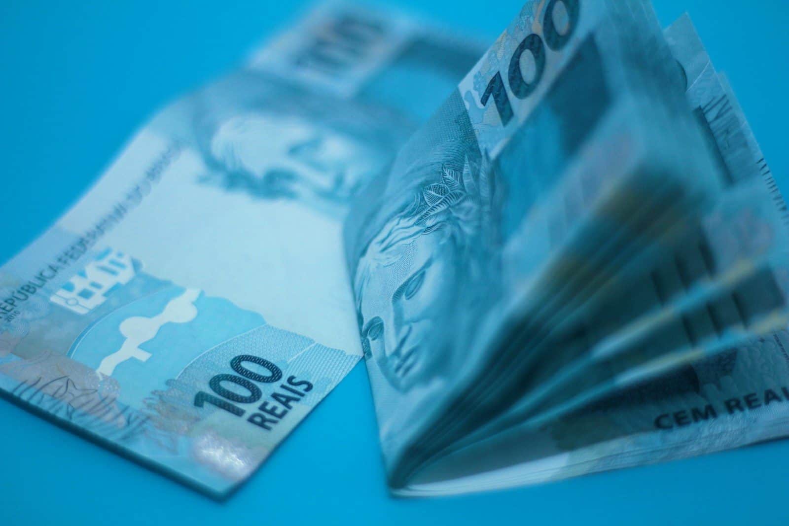 Valor extra de dezembro ainda depende da aprovação do projeto (Créditos: Unsplash / )