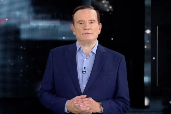 TV Globo tem interesse em Roberto Cabrini para reforçar o Fantástico