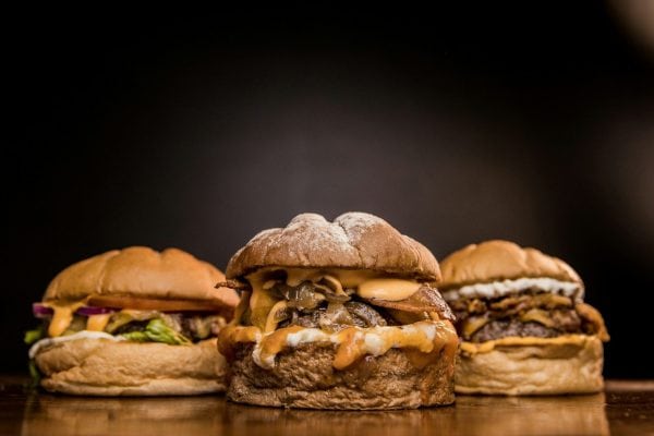 Cientista diz ter rejuvenescido 15 anos após eliminar 3 alimentos da dieta; veja quais são
