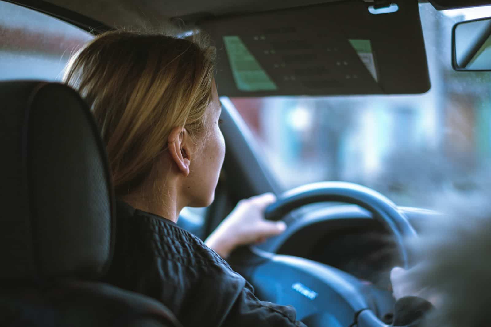 Motoristas profissionais possuem proteção em determinadas situações (Créditos: Unsplash)
