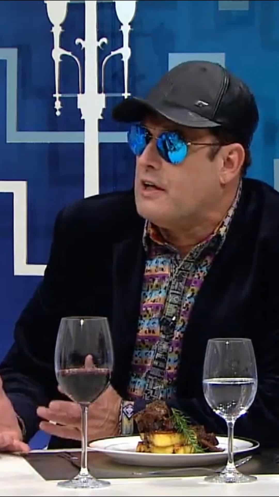 Sérgio Mallandro chocou ao revelar detalhes curiosos de sua vida amorosa, e entregou alguns lugares inusitados em que já fez relações íntimas. Na lista, ele citou cemitério, avião e em cima de um cavalo. (Foto: Instagram)
