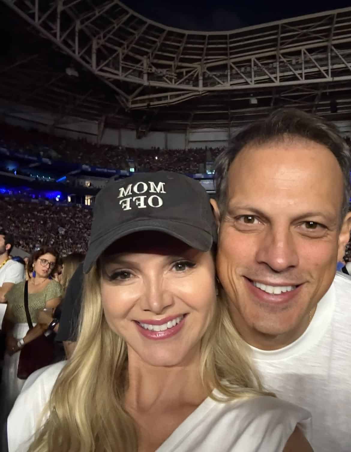 Eliana e o marido adotam uma rotina diferente para garantir noites de descanso (Créditos: Instagram)