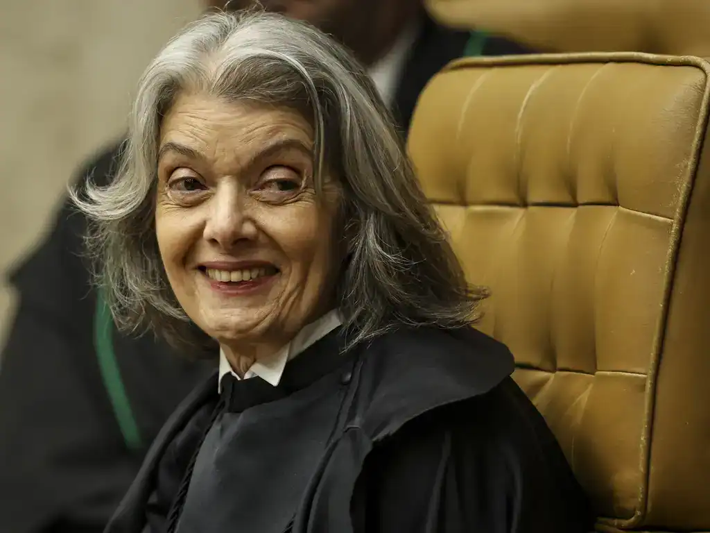 Única mulher no STF, Cármen Lúcia defende: "Só terá igualdade quando os 11 forem mulheres" (Foto: Agência Brasil)