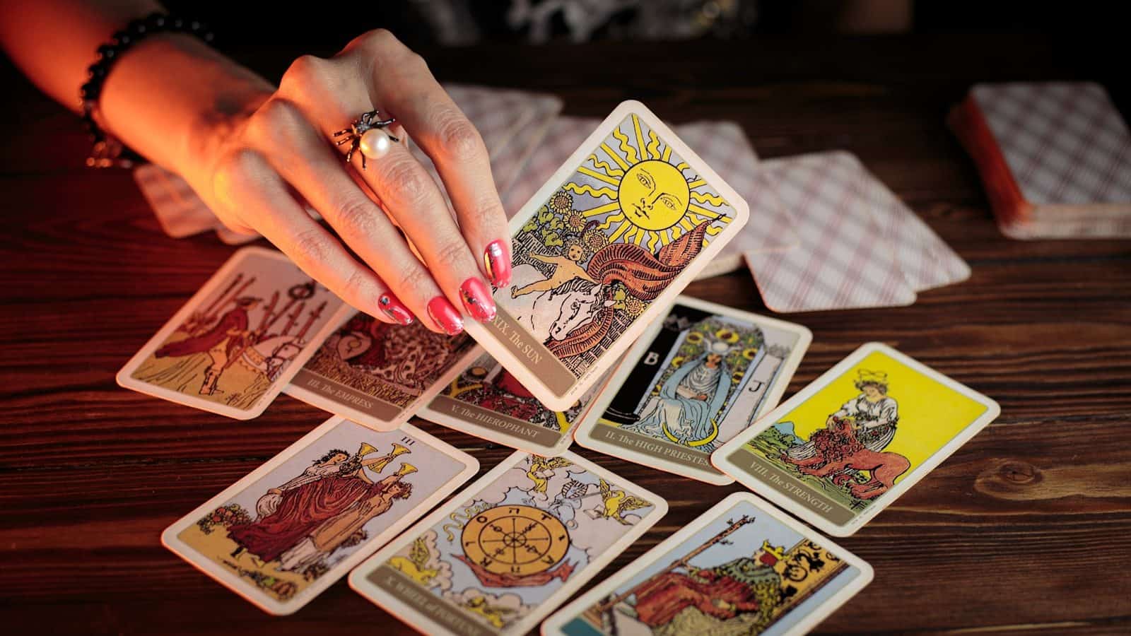 Libra está entre os signos apontados com tendências favoráveis pelo Tarot (Créditos: Unsplash / petr sidorov)