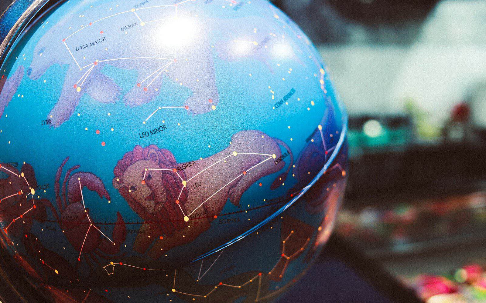 Ranking dos signos mais favorecidos pelo Tarot em agosto. (Créditos: Unsplash / Nastya Dulhiier)