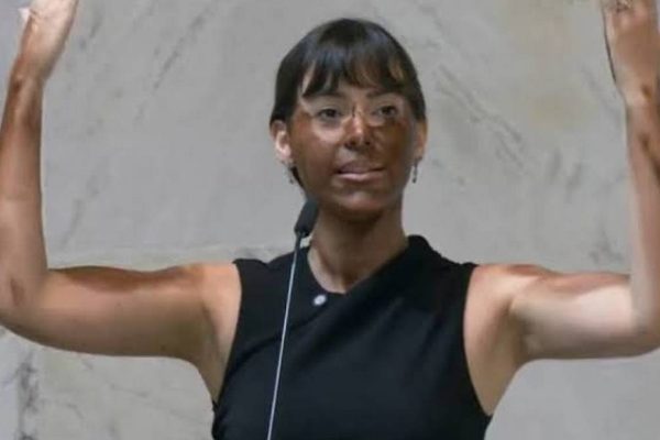 Caso de blackface: MP não vê intenção racista e pede arquivamento contra Fabiana Bolsonaro
