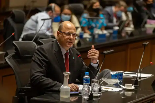 Witzel busca retorno ao governo do RJ após impeachment em 2021
