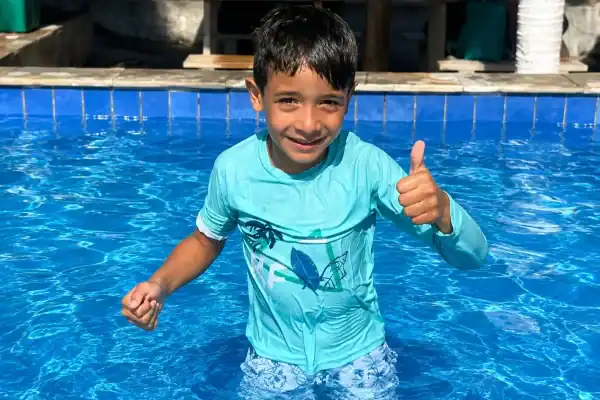 Proprietário de parque em que menino de 7 anos morreu afogado presta depoimento à polícia