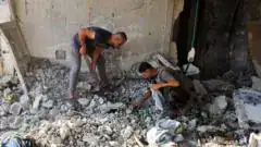 Ataques israelenses matam 13 em Gaza após acordo de desarmamento do Hamas