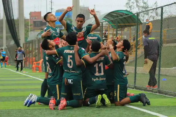 Atlético-MG conta com falha inacreditável no fim para eliminar o Juventude na Copa do Brasil