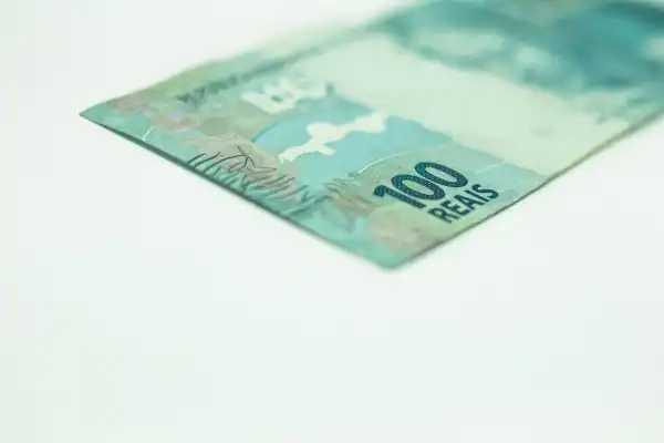 Copom mantém assimetria altista nos riscos de inflação e corta Selic a 14% ao ano