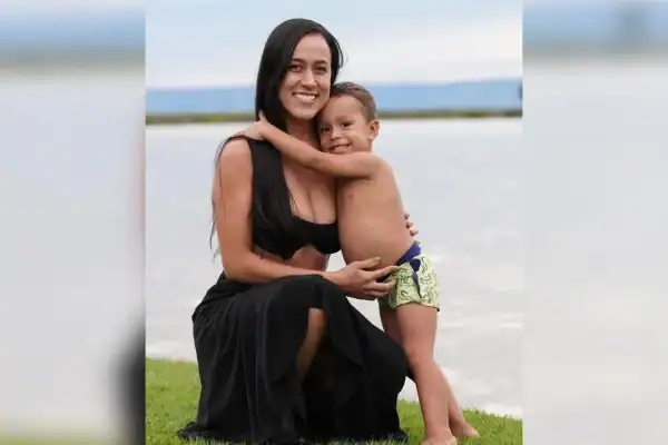 Mãe de Gustavo se emociona em primeira entrevista após tragédia: ‘Meu filho sofreu muito’