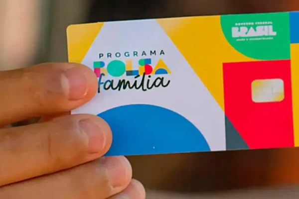 IBGE nega inclusão do Bolsa Família para mascarar taxa de desemprego