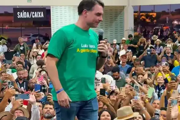 Flávio Bolsonaro tem filiação ao PL restabelecida após registro em outro partido