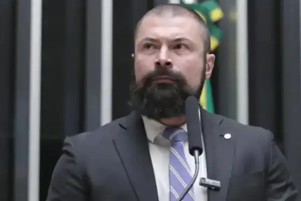 Deputado do PL critica Zema e faz acusação sobre Flávio Bolsonaro; saiba detalhes